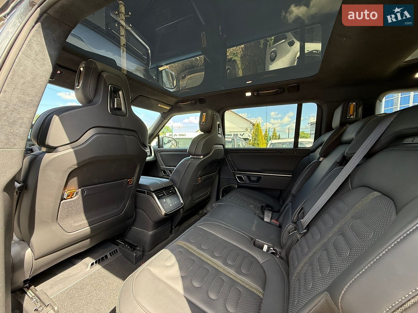Rivian R1S 2023 VIN 7PDSGABA2PN021132 фото оголошення 19 з 30