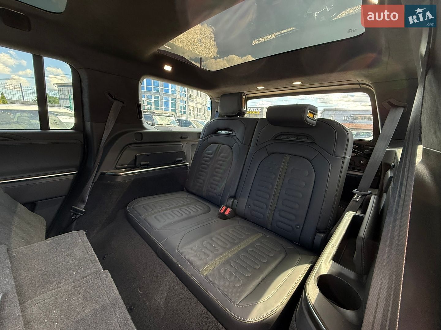 Rivian R1S 2023 VIN 7PDSGABA2PN021132 фото оголошення 17 з 30
