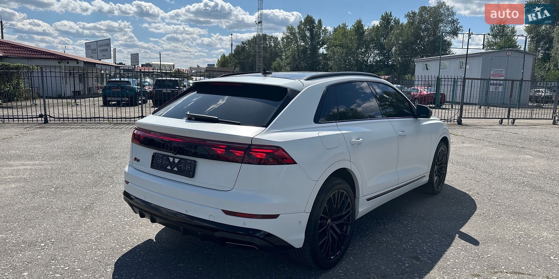 Audi Q8 2024 VIN WAUZZZF12RD015670 фото оголошення 21 з 26