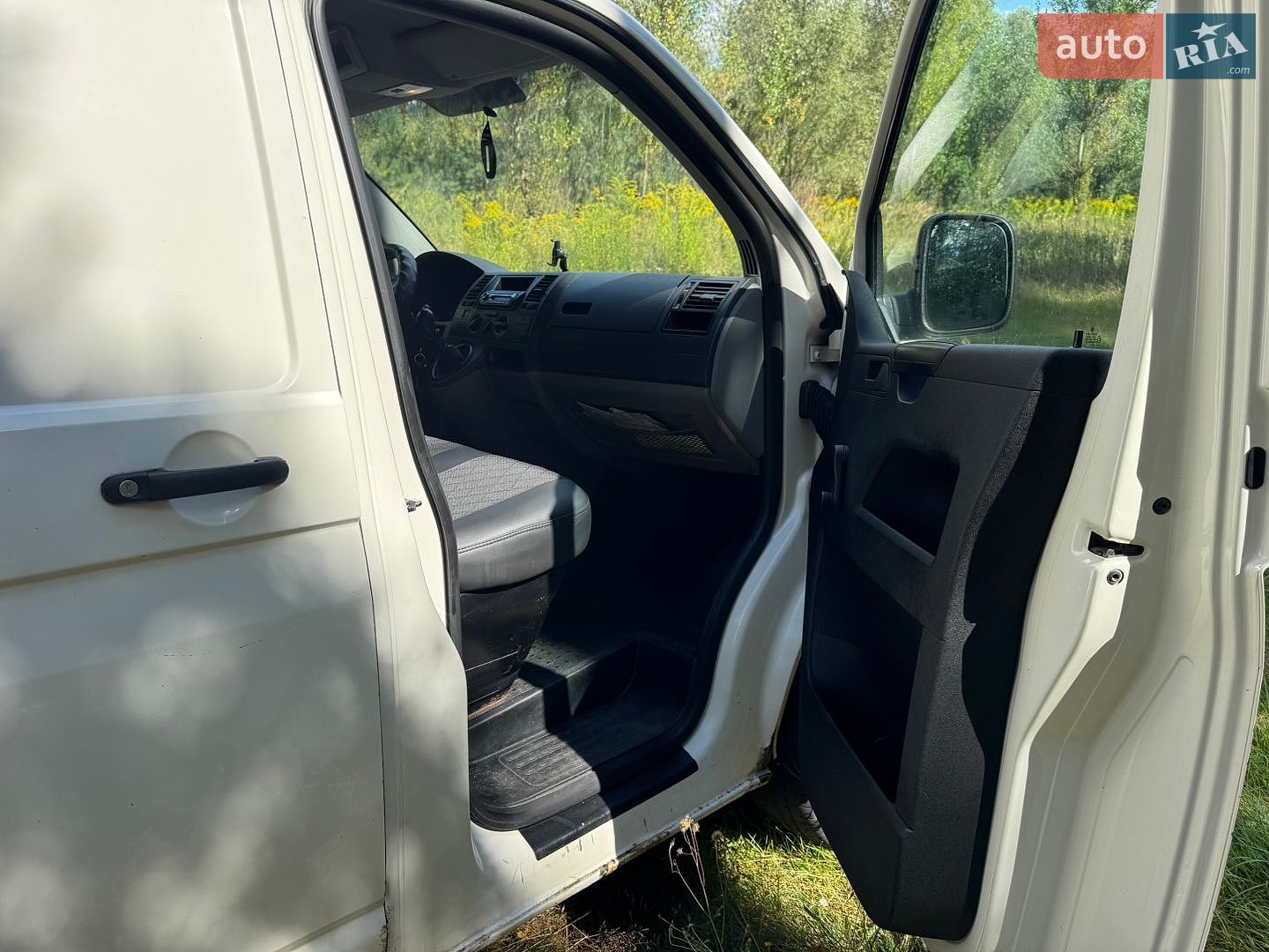 Volkswagen Transporter 2005 VIN WV1ZZZ7HZ6H074369 фото оголошення 7 з 14
