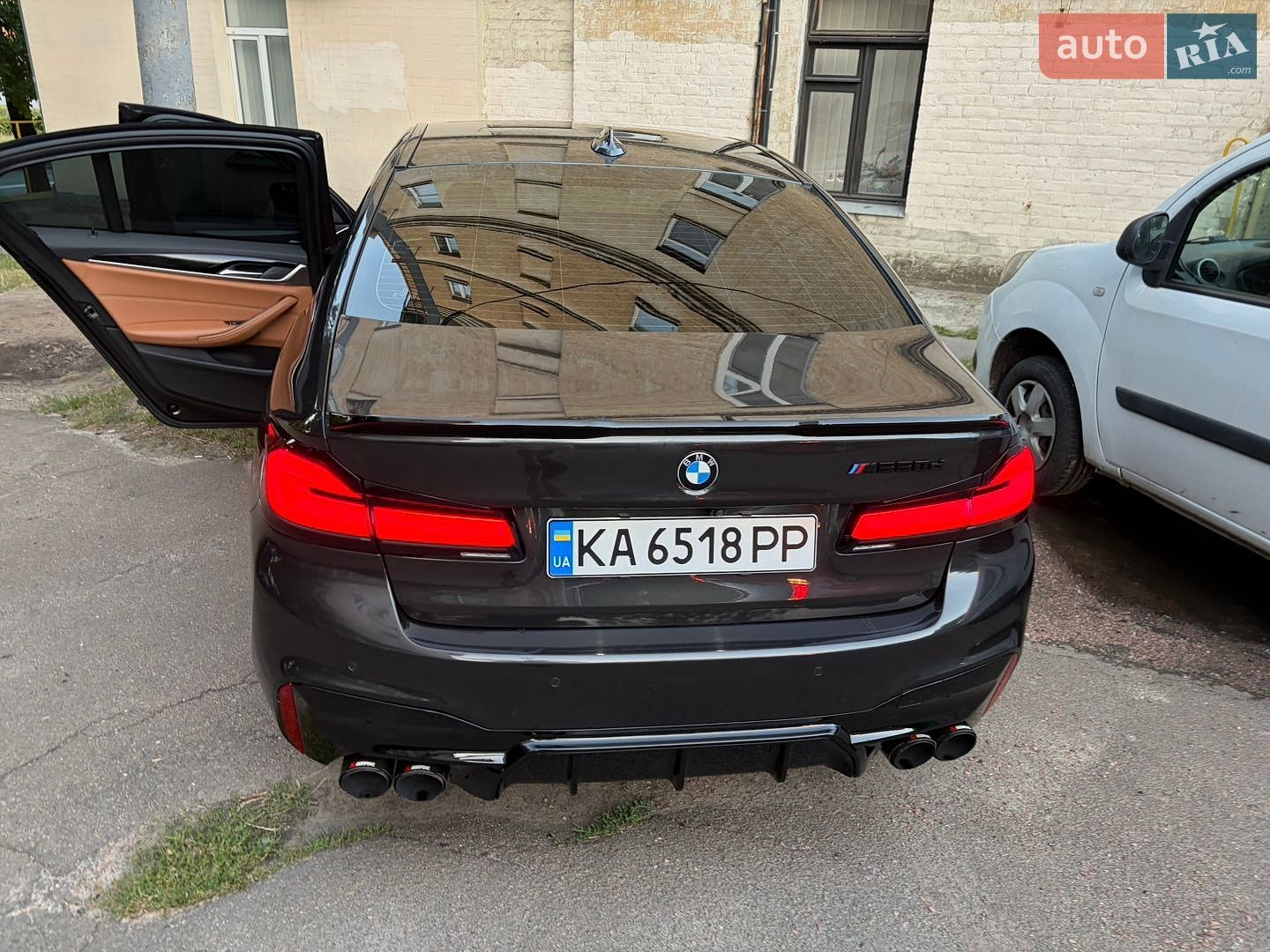 BMW 5 Series 2017 VIN WBAJC91030G942238 фото оголошення 2 з 10