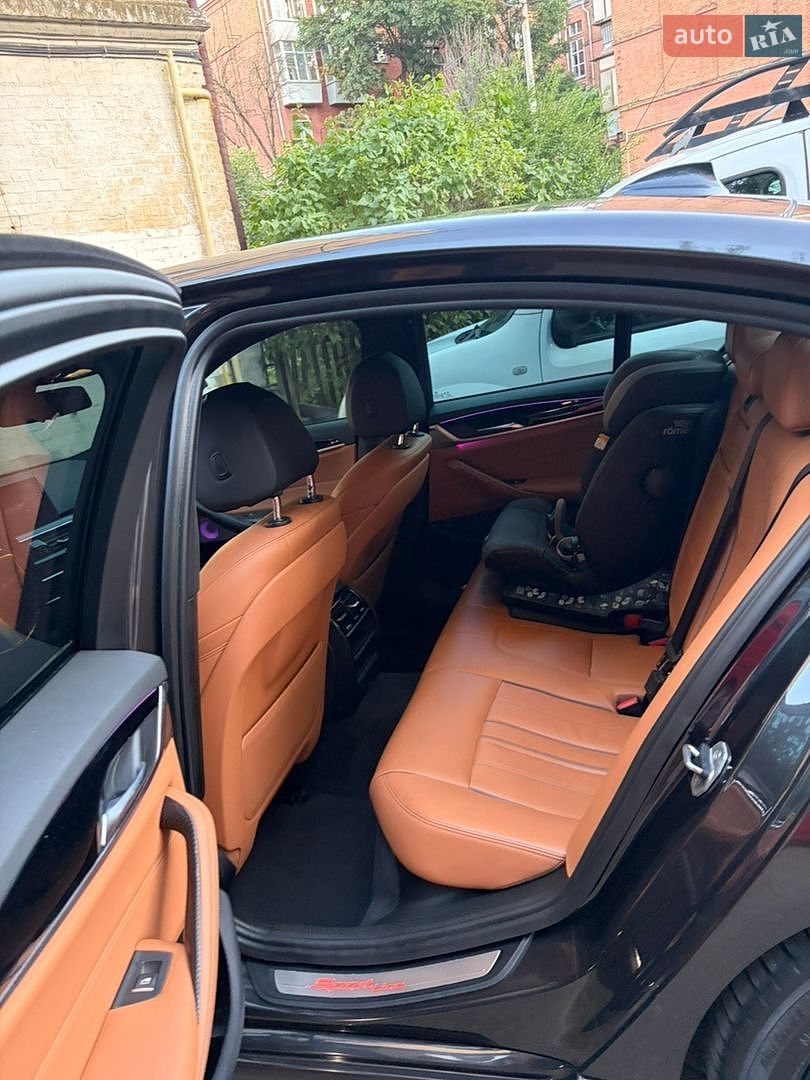 BMW 5 Series 2017 VIN WBAJC91030G942238 фото оголошення 4 з 10