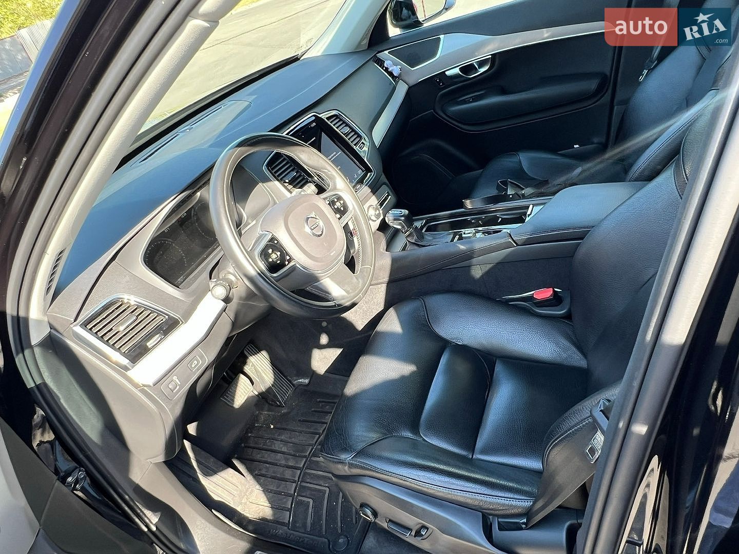 Volvo Xc90 2019 VIN YV1LC25UCL1547142 фото оголошення 14 з 26