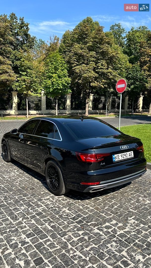 Audi A4 2018 VIN WAUGMAF44KA016876 фото оголошення 3 з 15