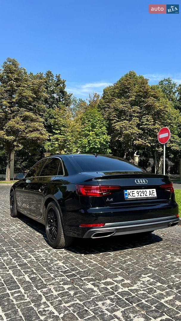 Audi A4 2018 VIN WAUGMAF44KA016876 фото оголошення 4 з 15