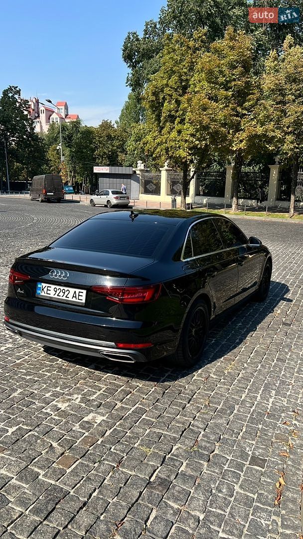 Audi A4 2018 VIN WAUGMAF44KA016876 фото оголошення 5 з 15