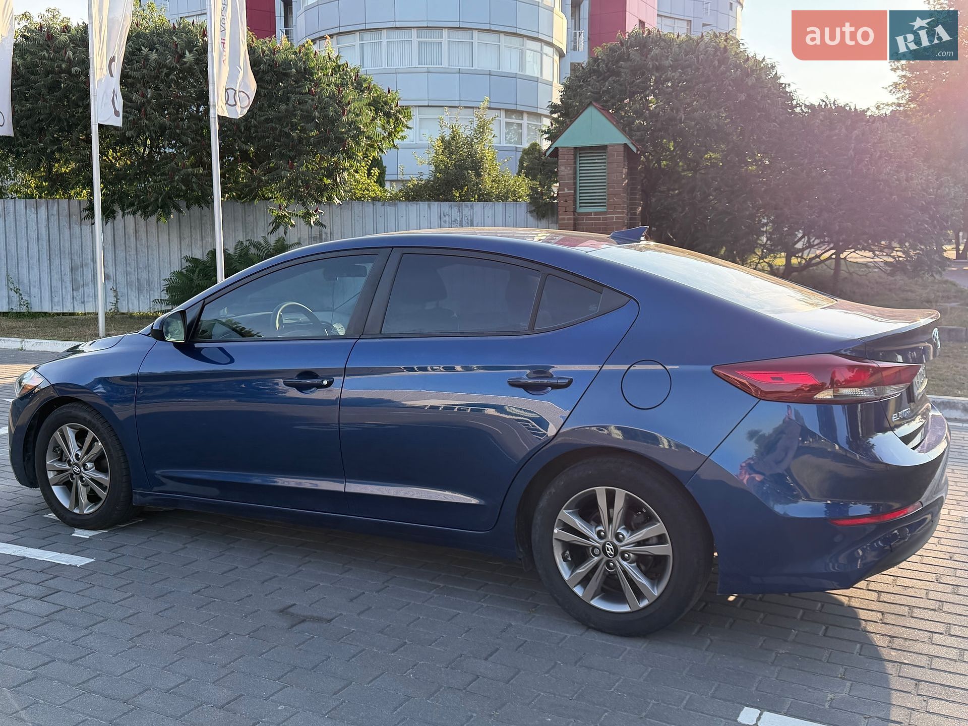 Hyundai Elantra 2018 VIN 5NPD84LF3JH383373 фото оголошення 5 з 17