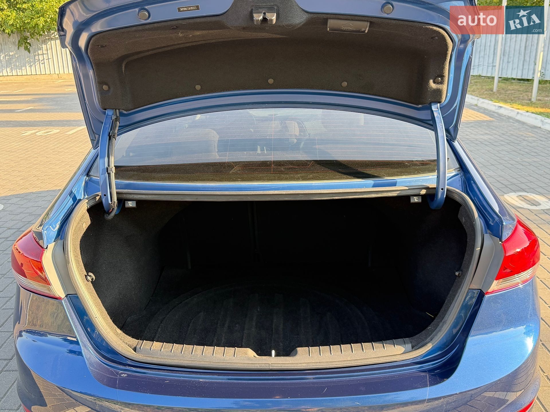 Hyundai Elantra 2018 VIN 5NPD84LF3JH383373 фото оголошення 17 з 17