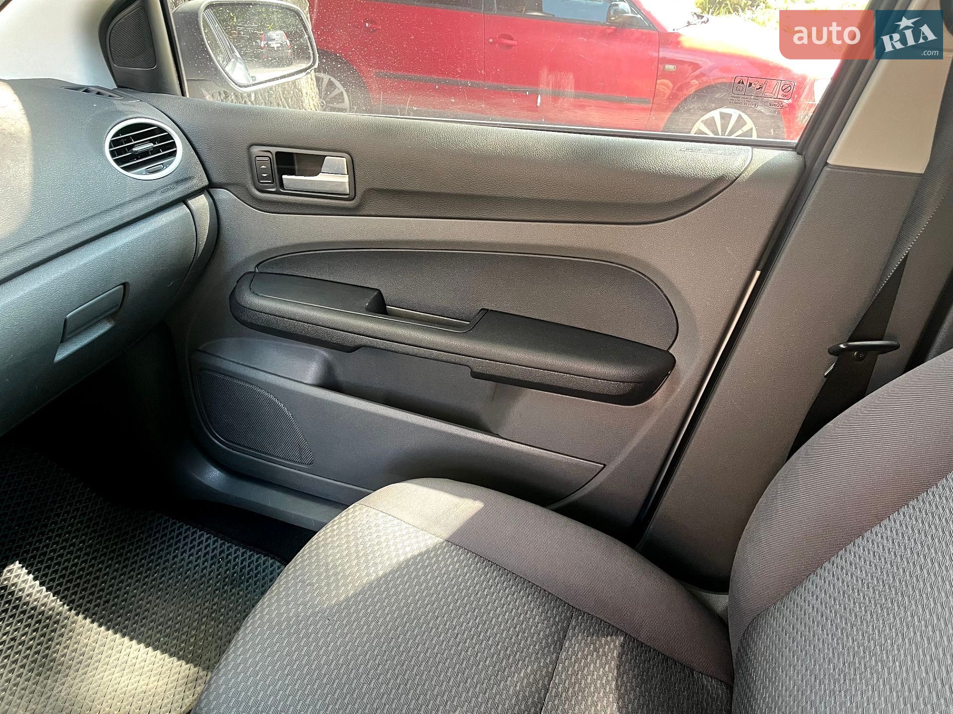 Ford Focus 2005 VIN WF05XXGCD55P26784 фото оголошення 21 з 33