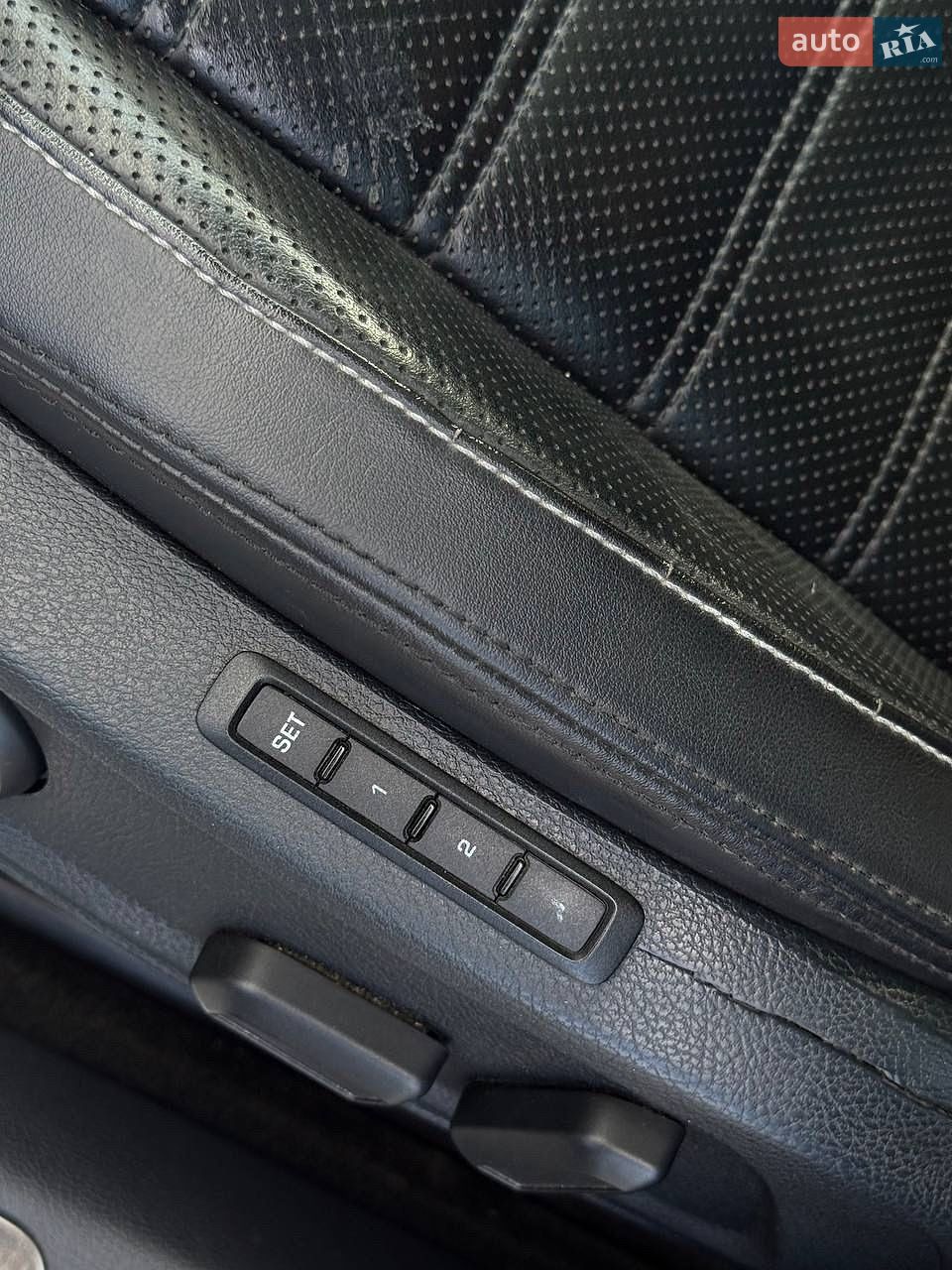Volkswagen CC / Passat CC 2013 VIN WVWGU7AN8DE562856 фото оголошення 34 з 40