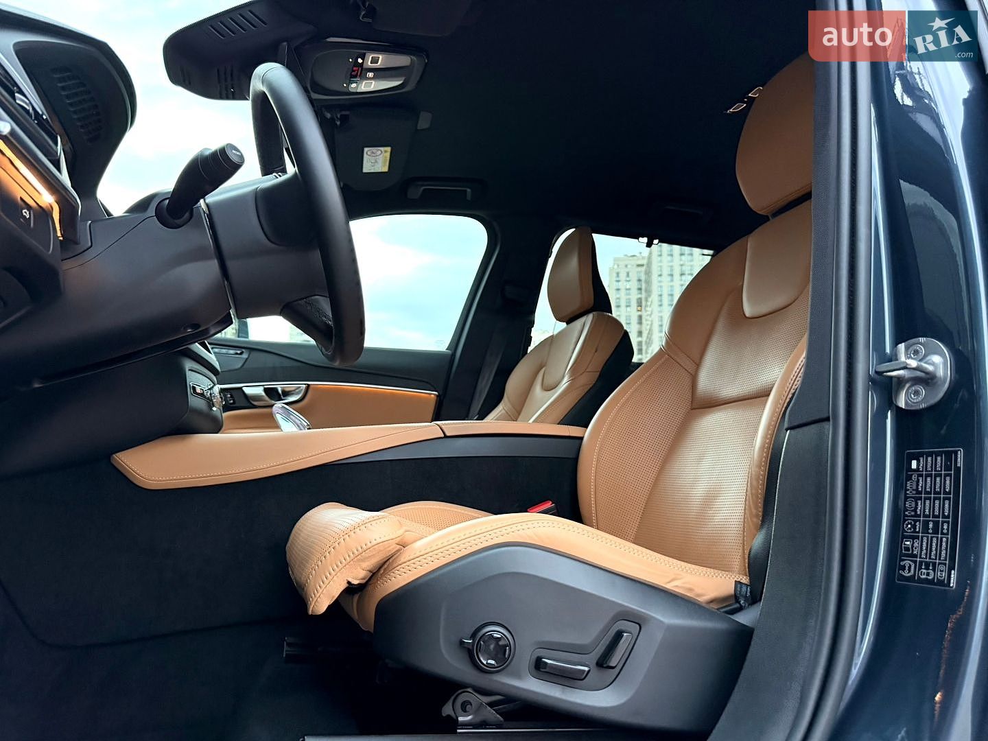 Volvo XC90 2024 VIN YV1LFM1V1S1318312 фото оголошення 5 з 68