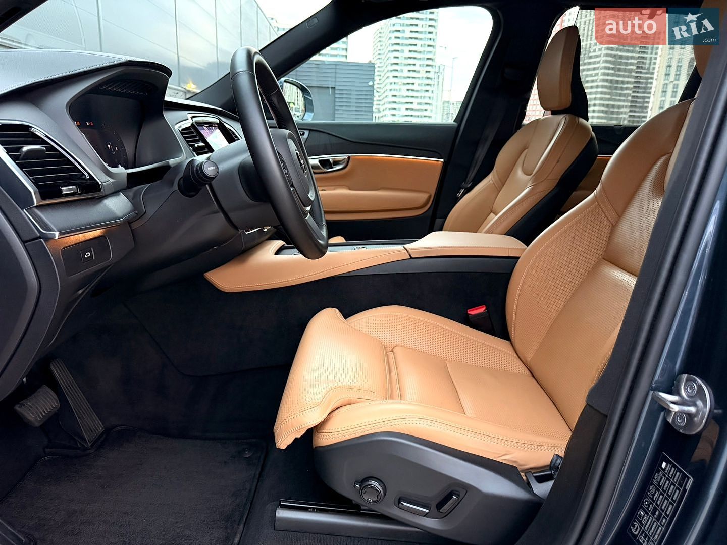 Volvo XC90 2024 VIN YV1LFM1V1S1318312 фото оголошення 30 з 68