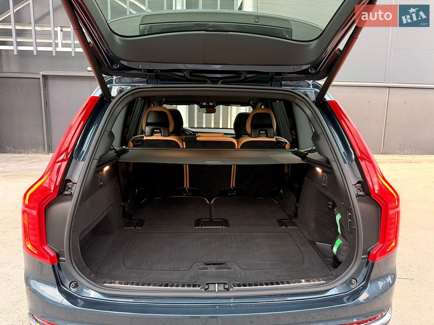 Volvo XC90 2024 VIN YV1LFM1V1S1318312 фото оголошення 41 з 68