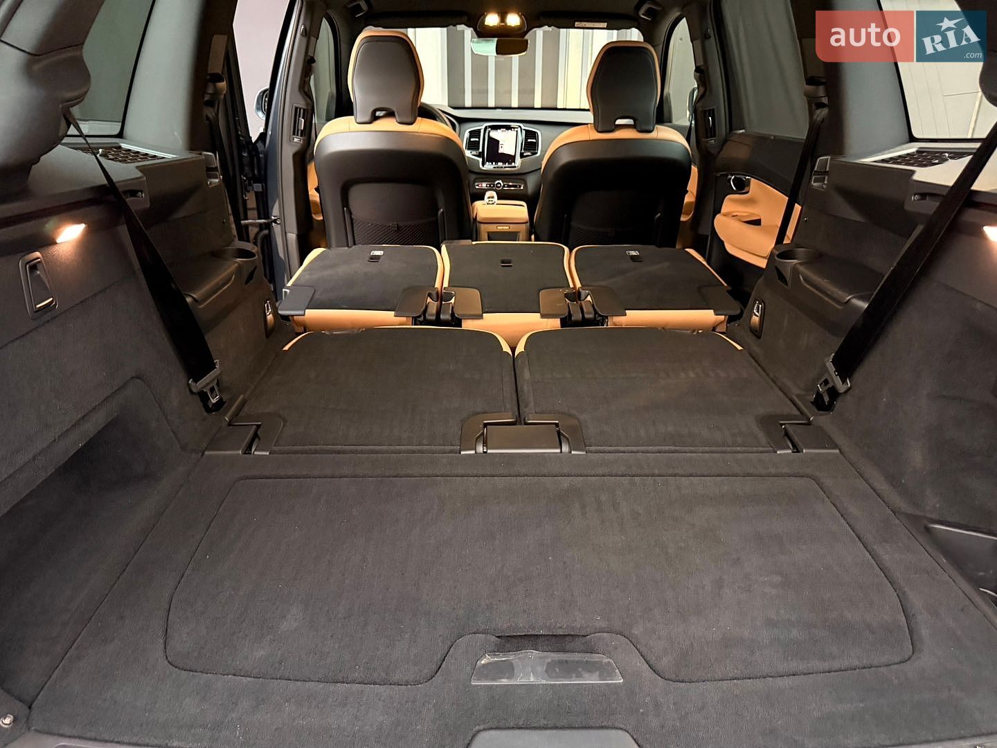 Volvo XC90 2024 VIN YV1LFM1V1S1318312 фото оголошення 43 з 68