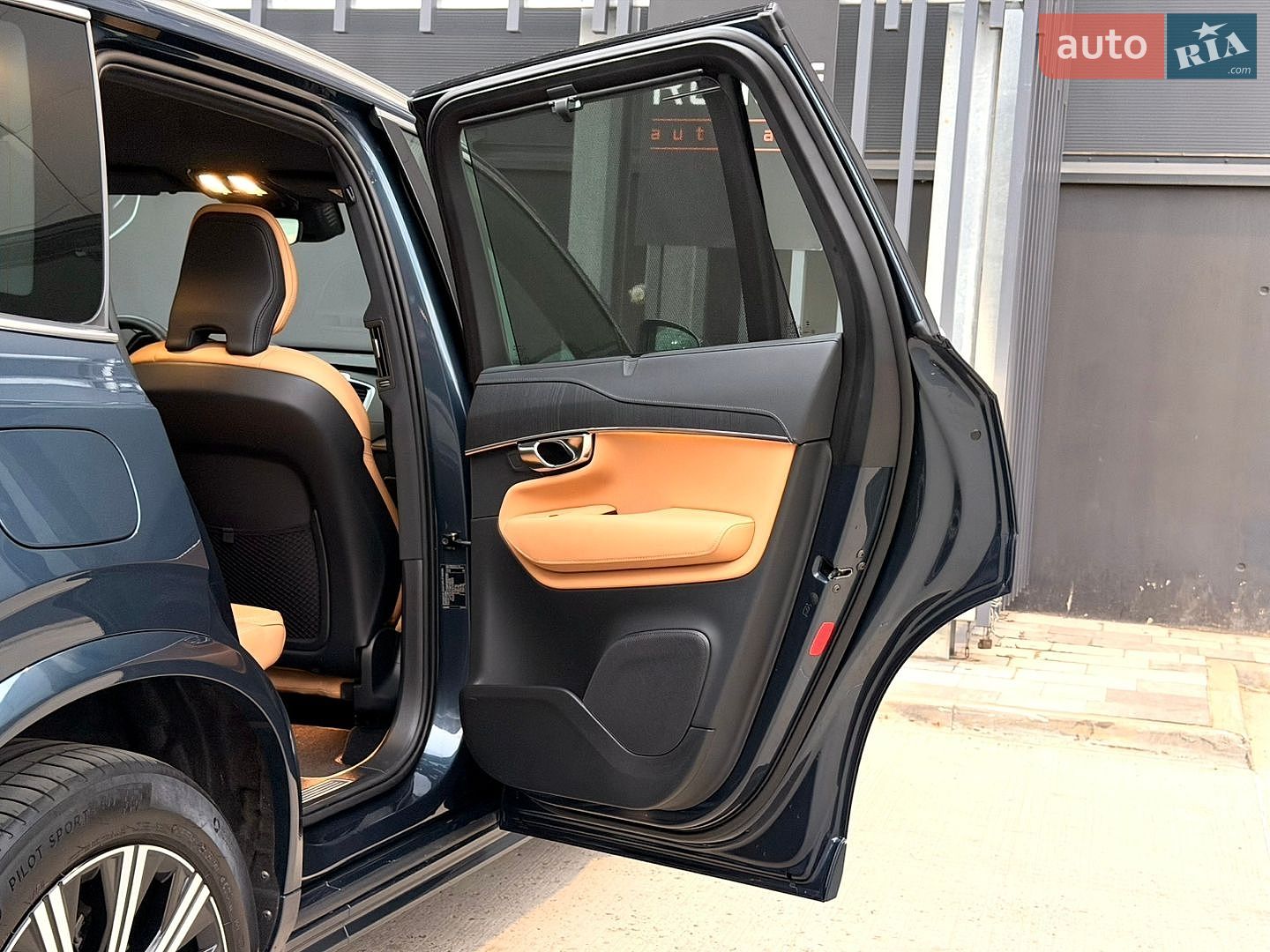 Volvo XC90 2024 VIN YV1LFM1V1S1318312 фото оголошення 45 з 68