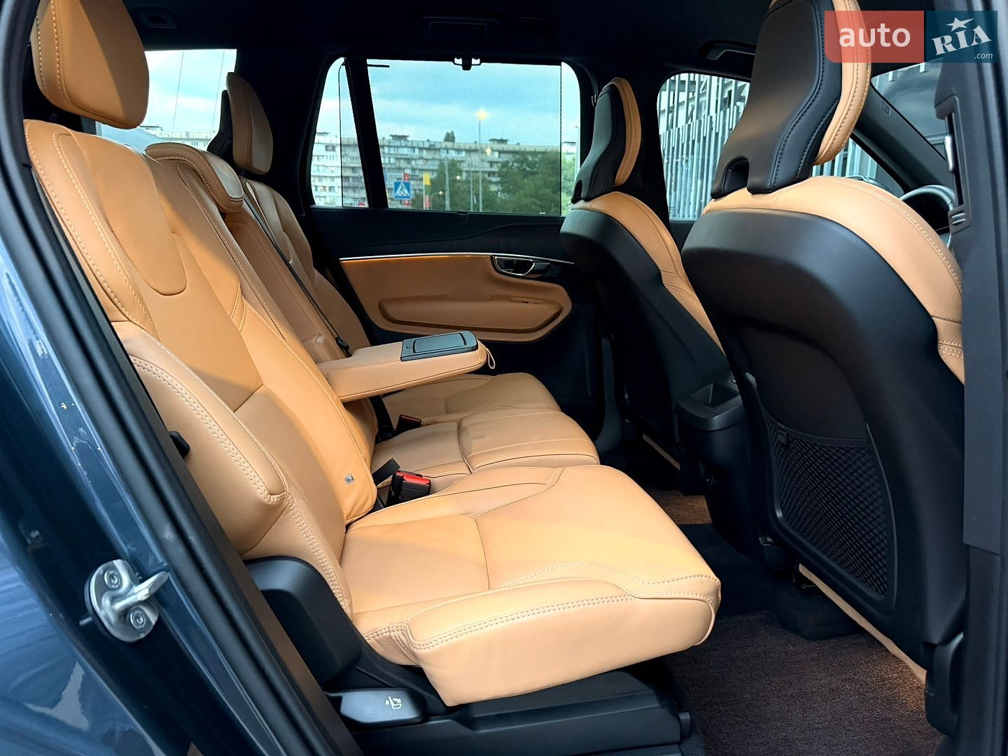 Volvo XC90 2024 VIN YV1LFM1V1S1318312 фото оголошення 47 з 68