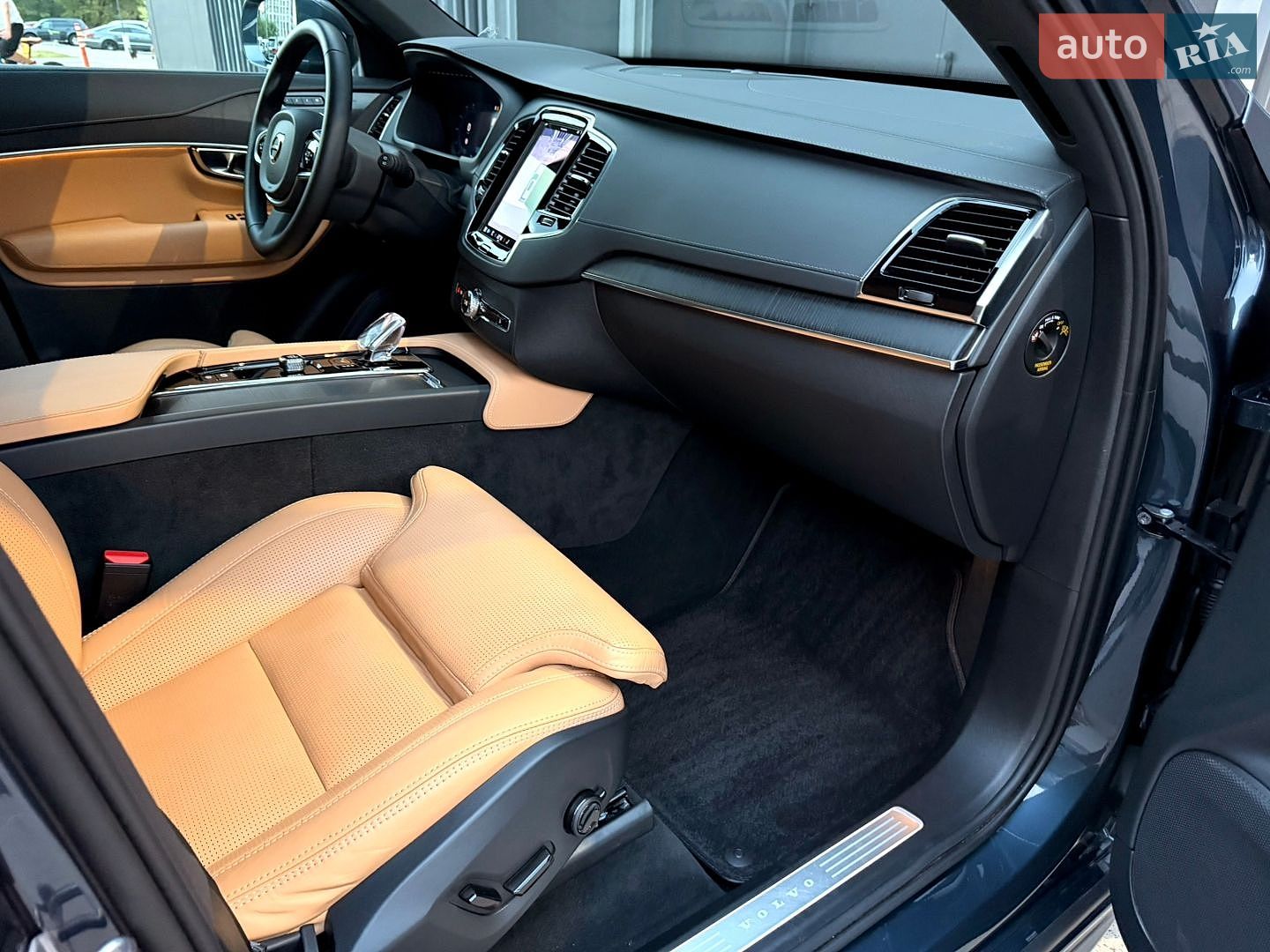 Volvo XC90 2024 VIN YV1LFM1V1S1318312 фото оголошення 52 з 68