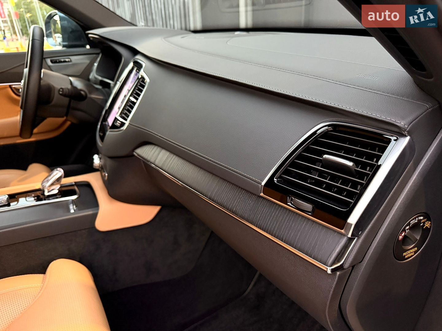 Volvo XC90 2024 VIN YV1LFM1V1S1318312 фото оголошення 53 з 68