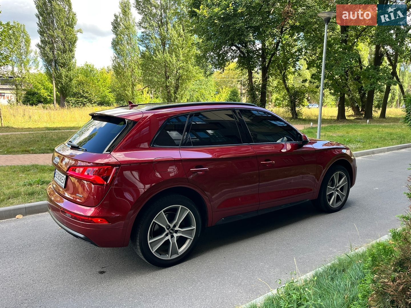 Audi Q5 2019 VIN WA1BNAFY0K2090894 фото оголошення 6 з 40