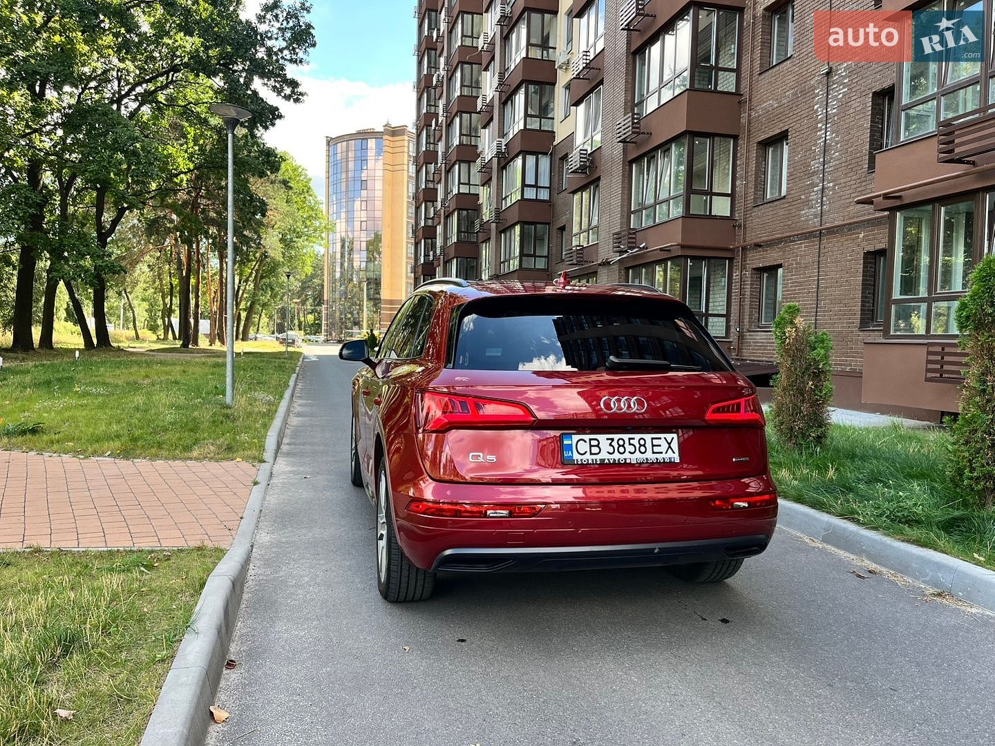 Audi Q5 2019 VIN WA1BNAFY0K2090894 фото оголошення 13 з 40