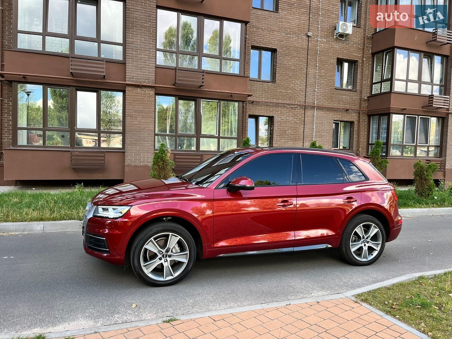 Audi Q5 2019 VIN WA1BNAFY0K2090894 фото оголошення 16 з 40