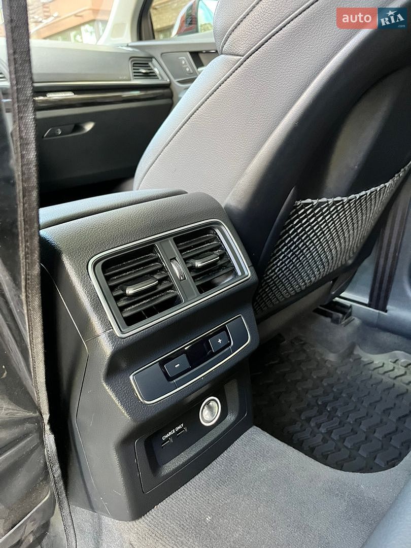 Audi Q5 2019 VIN WA1BNAFY0K2090894 фото оголошення 30 з 40