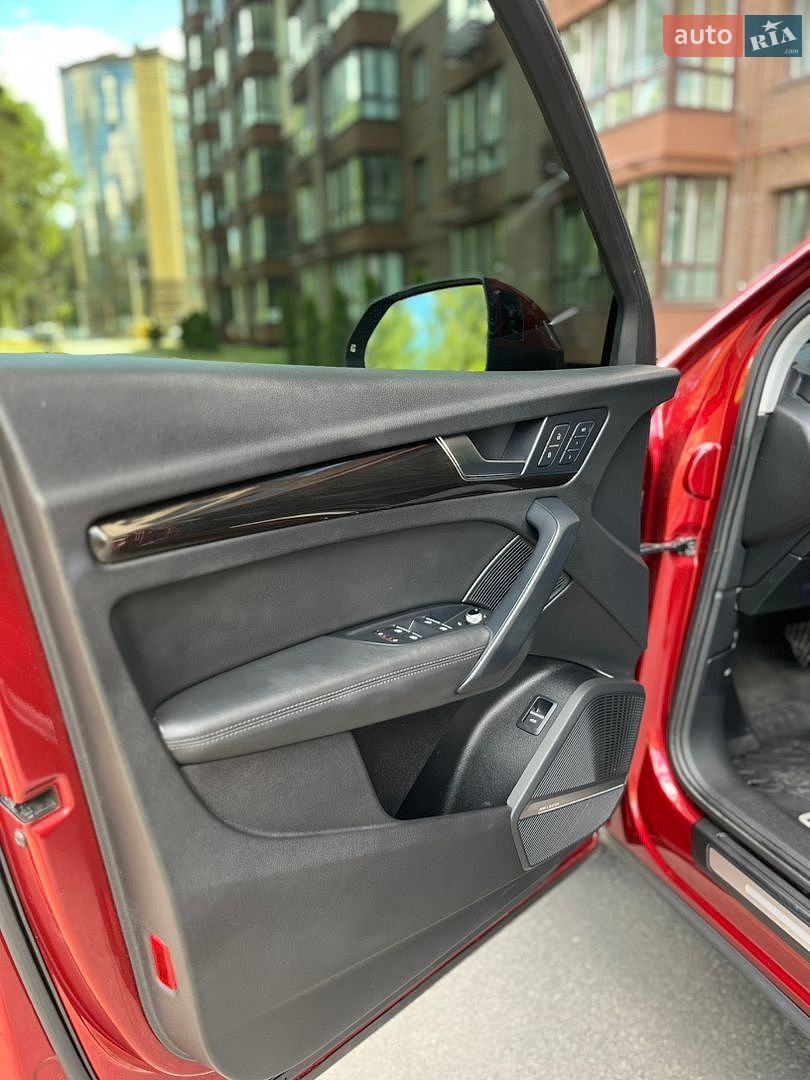 Audi Q5 2019 VIN WA1BNAFY0K2090894 фото оголошення 32 з 40