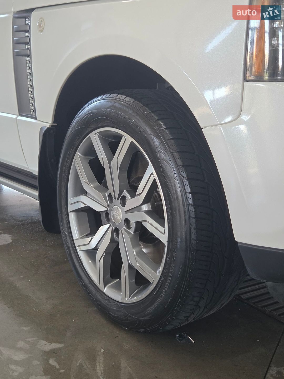 Land Rover Range Rover 2011 VIN SALLMAME4BA357272 фото оголошення 5 з 17