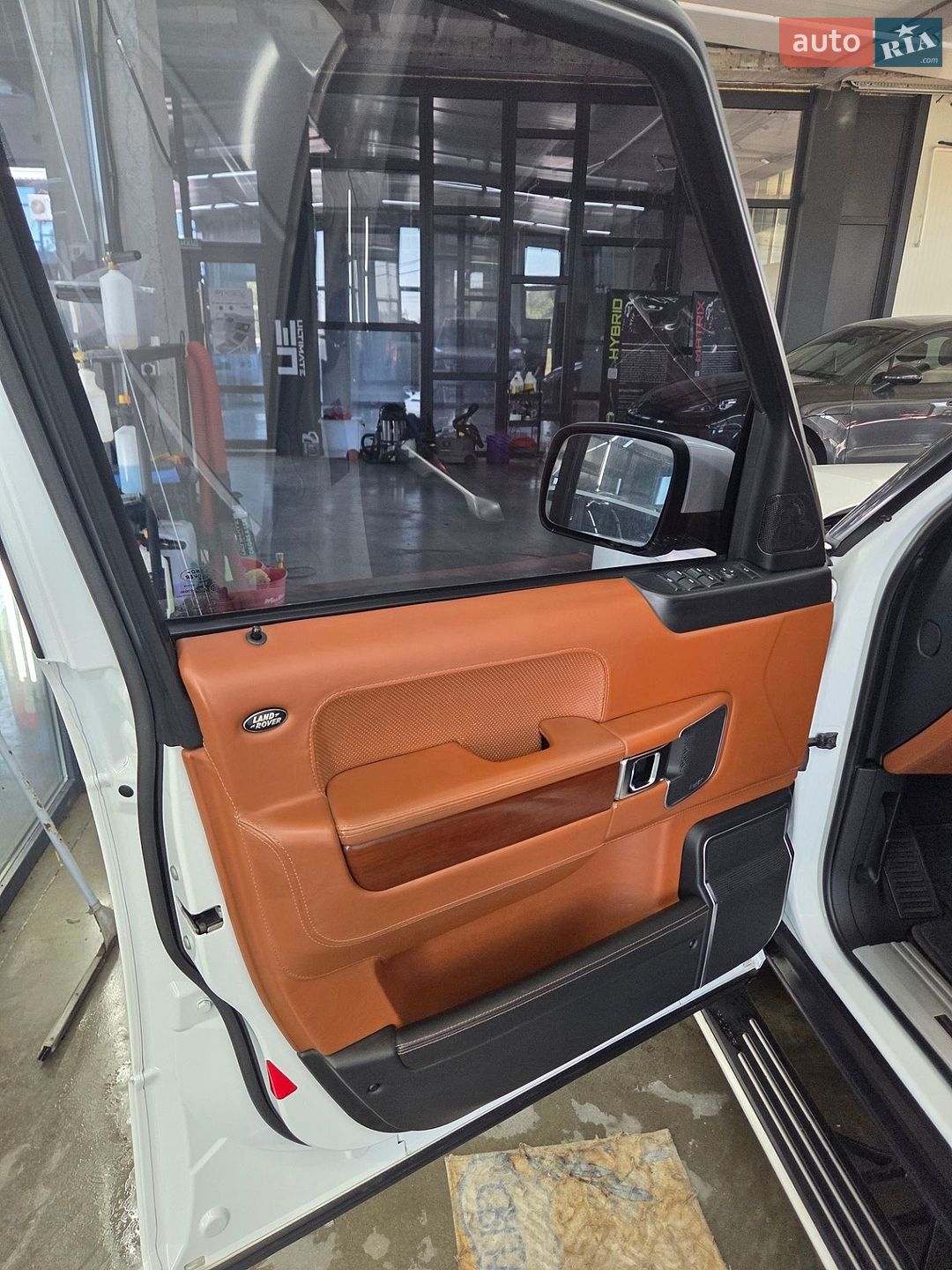 Land Rover Range Rover 2011 VIN SALLMAME4BA357272 фото оголошення 7 з 17