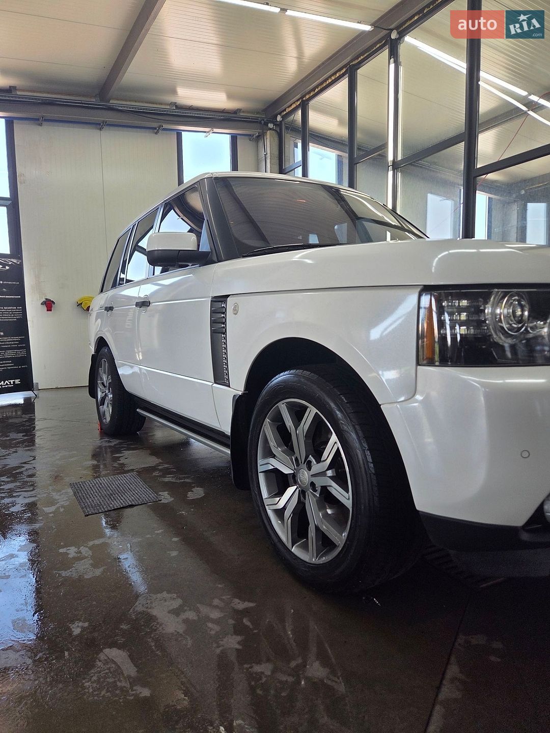 Land Rover Range Rover 2011 VIN SALLMAME4BA357272 фото оголошення 10 з 17