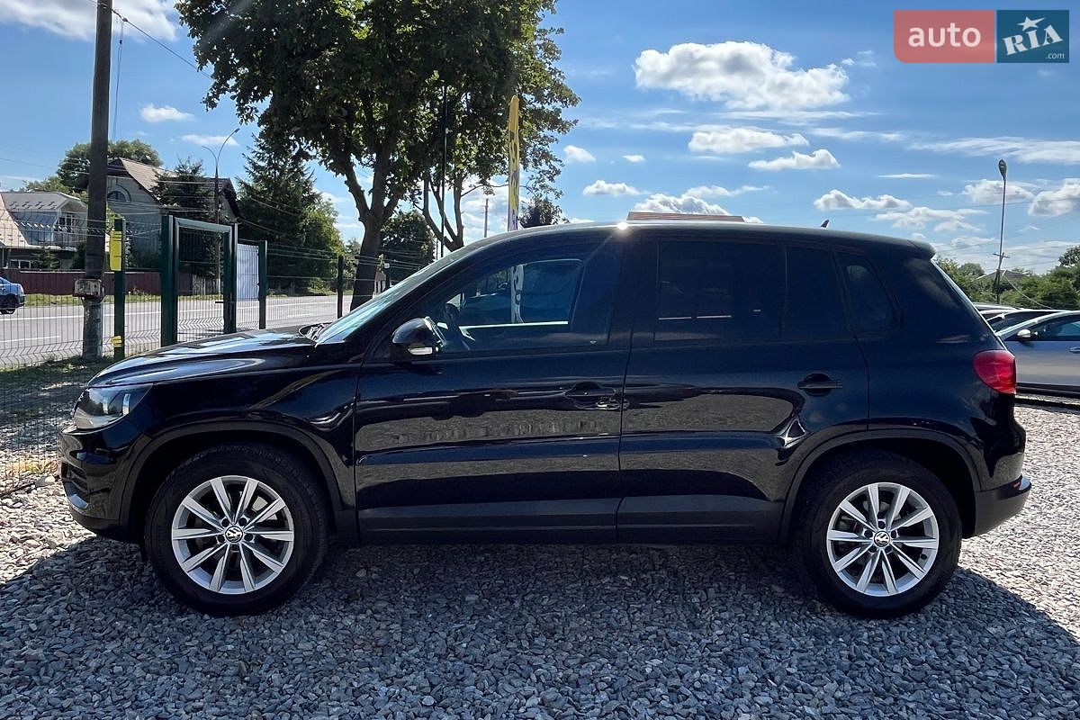 Volkswagen Tiguan 2017 VIN WVGAV7AXXHK052662 фото оголошення 4 з 17
