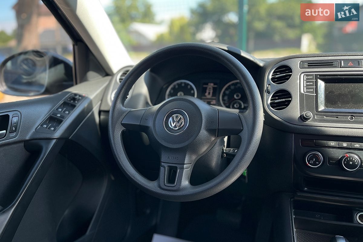Volkswagen Tiguan 2017 VIN WVGAV7AXXHK052662 фото оголошення 10 з 17