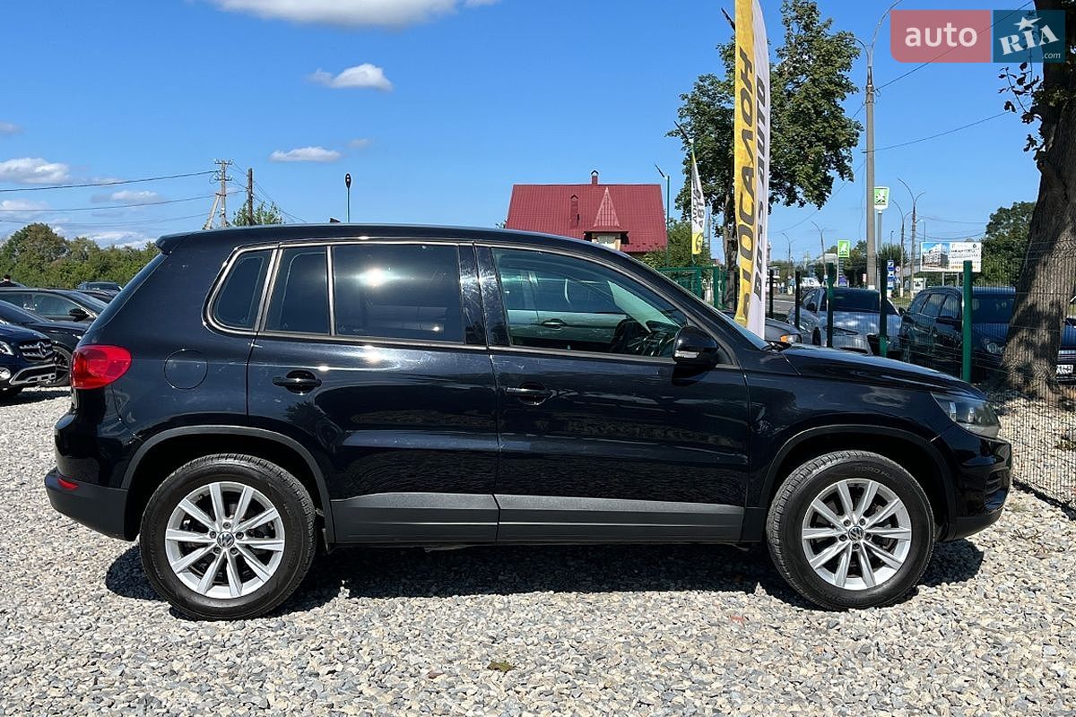 Volkswagen Tiguan 2017 VIN WVGAV7AXXHK052662 фото оголошення 8 з 17