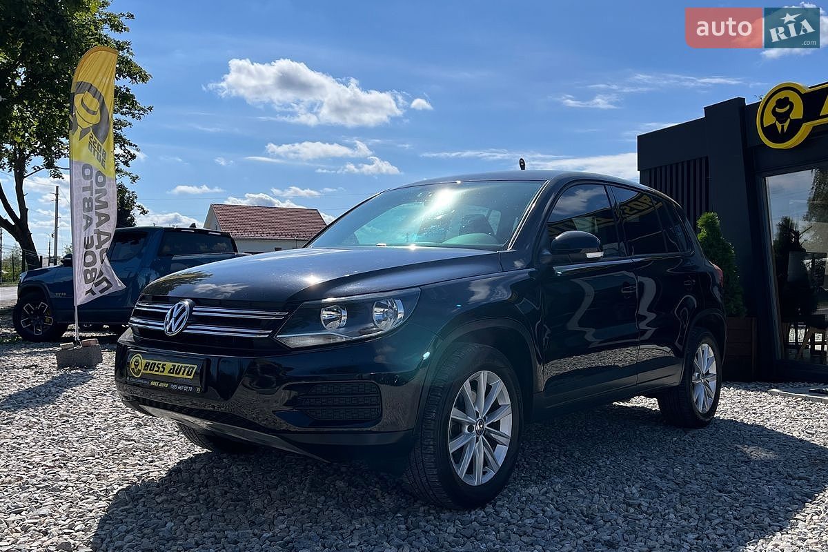 Volkswagen Tiguan 2017 VIN WVGAV7AXXHK052662 фото оголошення 3 з 17