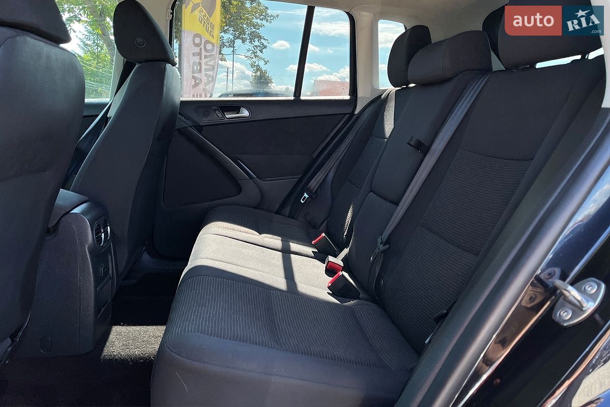 Volkswagen Tiguan 2017 VIN WVGAV7AXXHK052662 фото оголошення 17 з 17