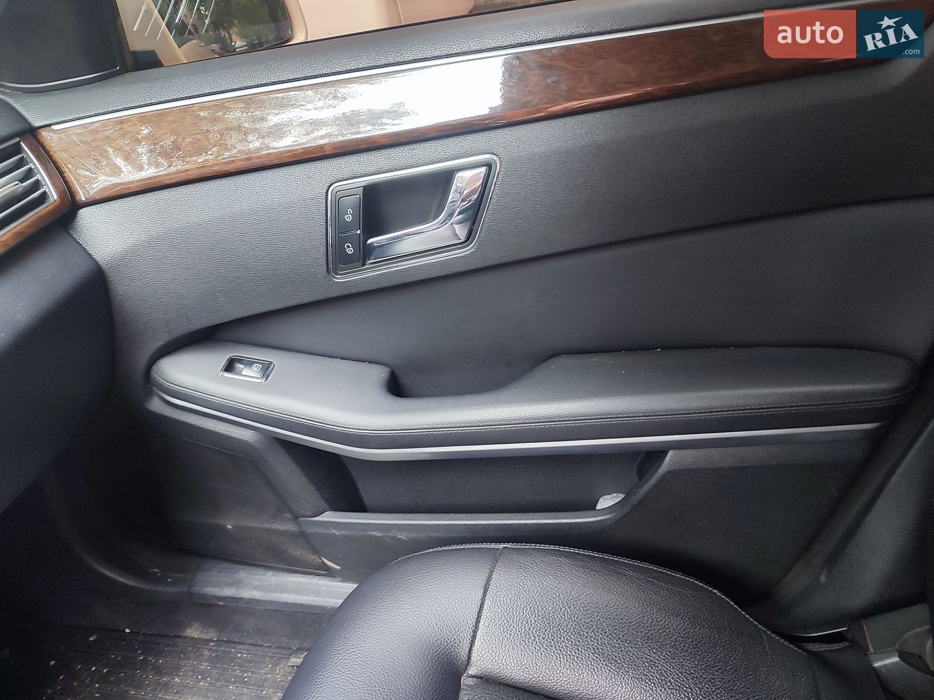 Mercedes-Benz E-Class 2010 VIN WDD2120051A214908 фото оголошення 14 з 16