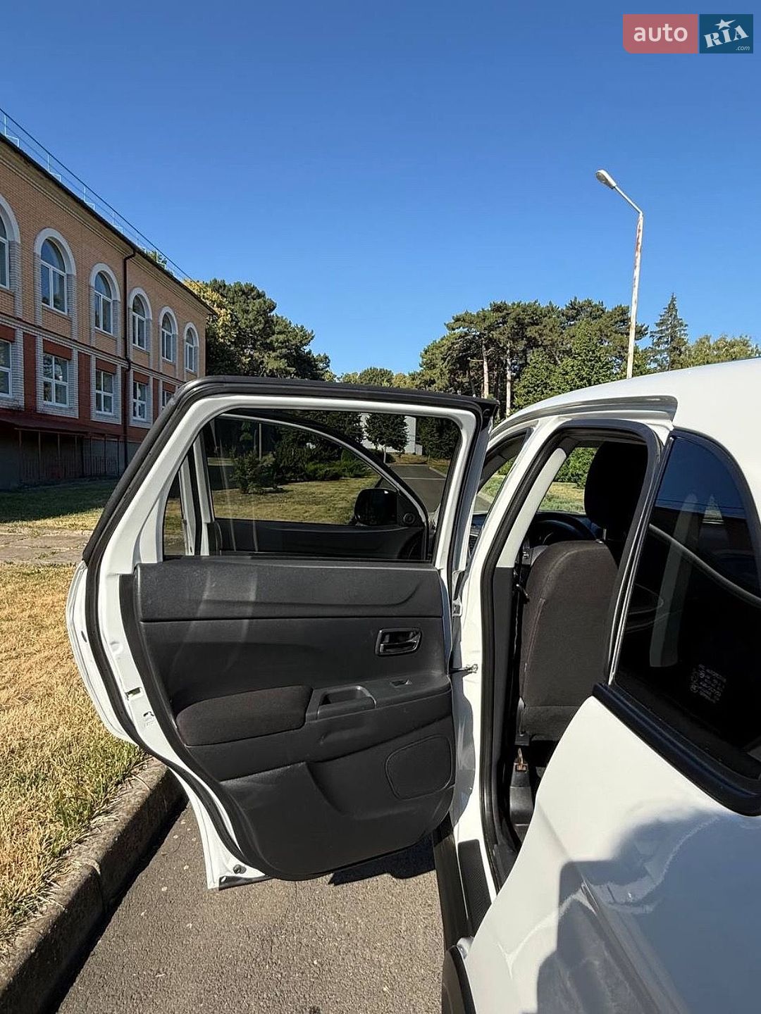 Mitsubishi ASX 2019 VIN JMBXNGA1WLU000281 фото оголошення 41 з 43