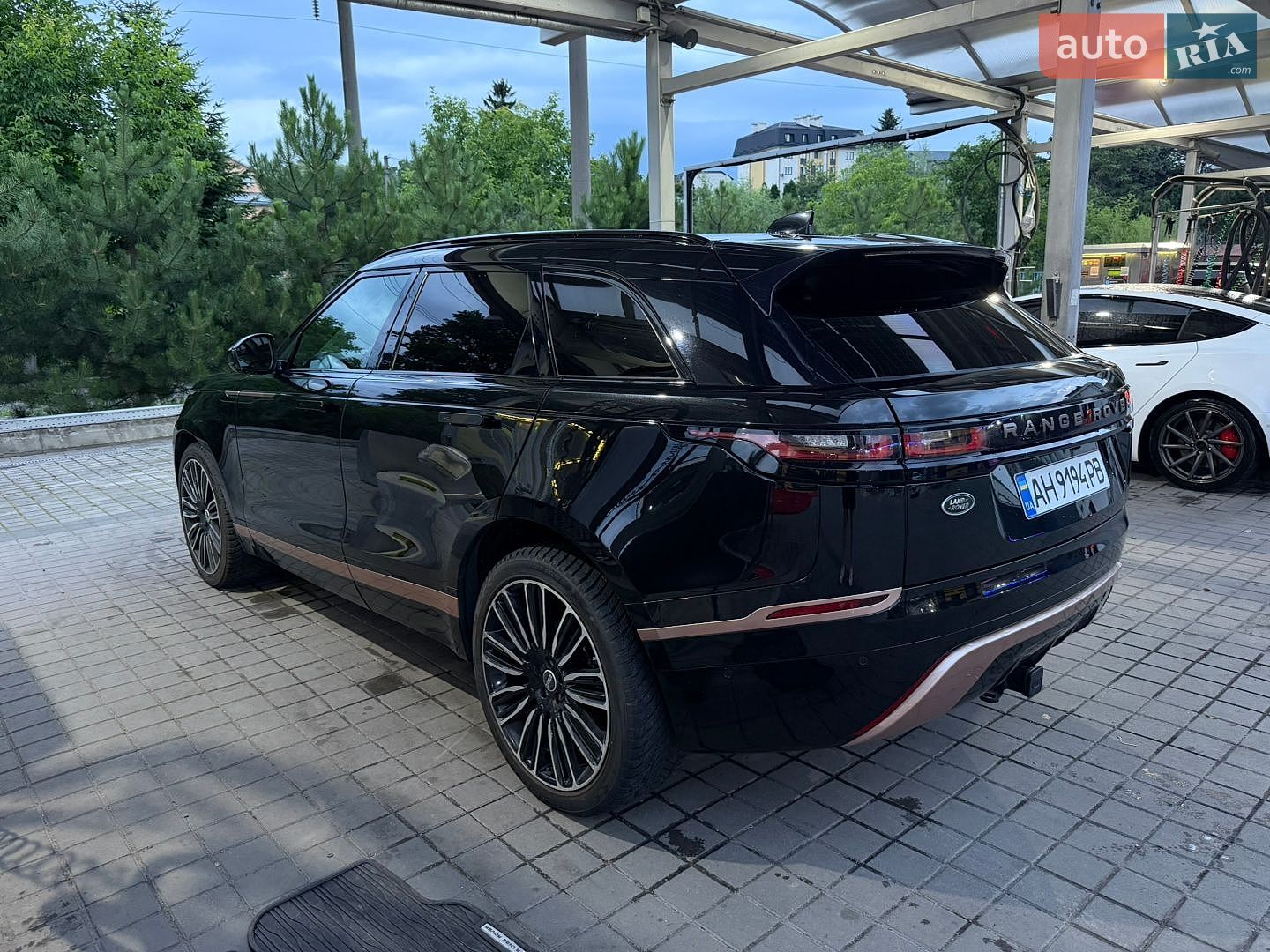 Land Rover Range Rover Velar 2019 VIN SALYB2FV9KA227236 фото оголошення 11 з 36