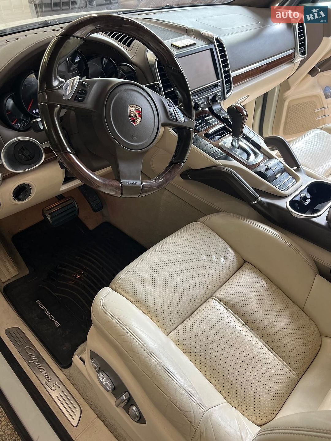 Porsche Cayenne 2011 VIN WP1ZZZ92ZCLA40099 фото оголошення 4 з 7