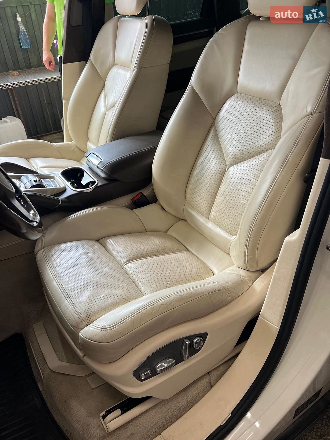Porsche Cayenne 2011 VIN WP1ZZZ92ZCLA40099 фото оголошення 3 з 7
