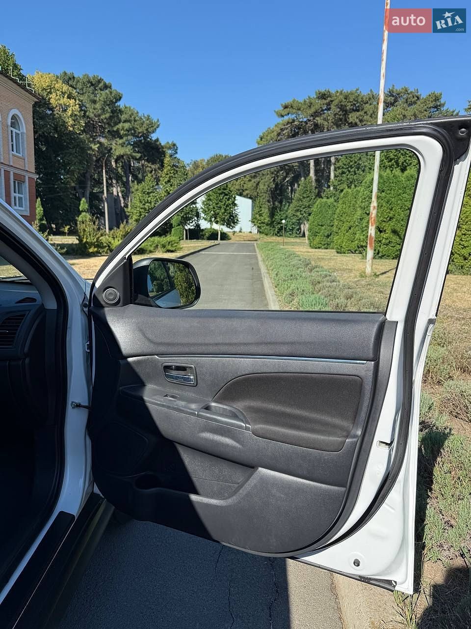 Mitsubishi ASX 2019 VIN JMBXNGA1WLU000281 фото оголошення 42 з 43