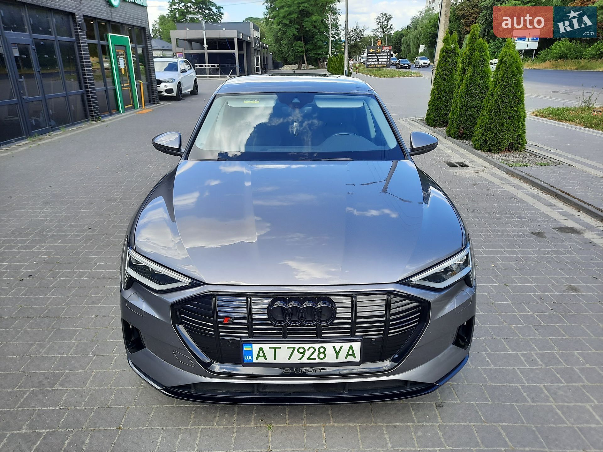 Audi e-tron 2021 VIN WAUZZZGE8MB043009 фото оголошення 2 з 83
