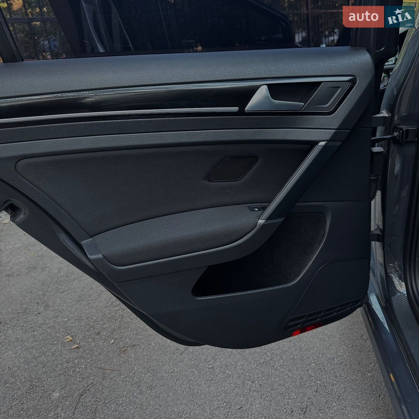 Volkswagen Golf 2016 VIN WVWZZZAUZHP551079 фото оголошення 40 з 63