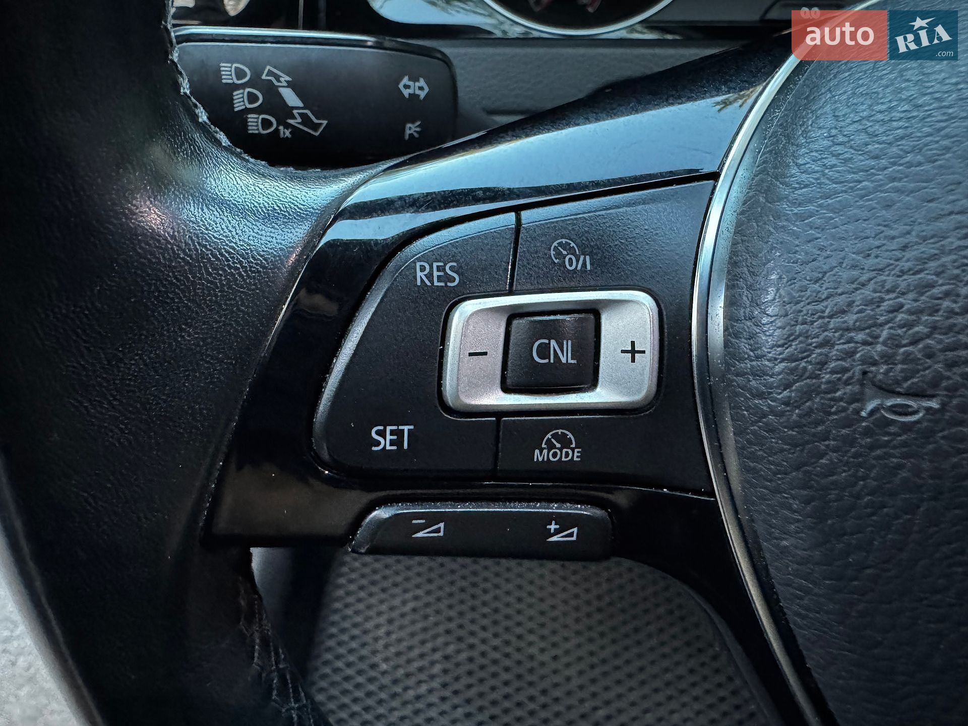 Volkswagen Golf 2016 VIN WVWZZZAUZHP551079 фото оголошення 41 з 63