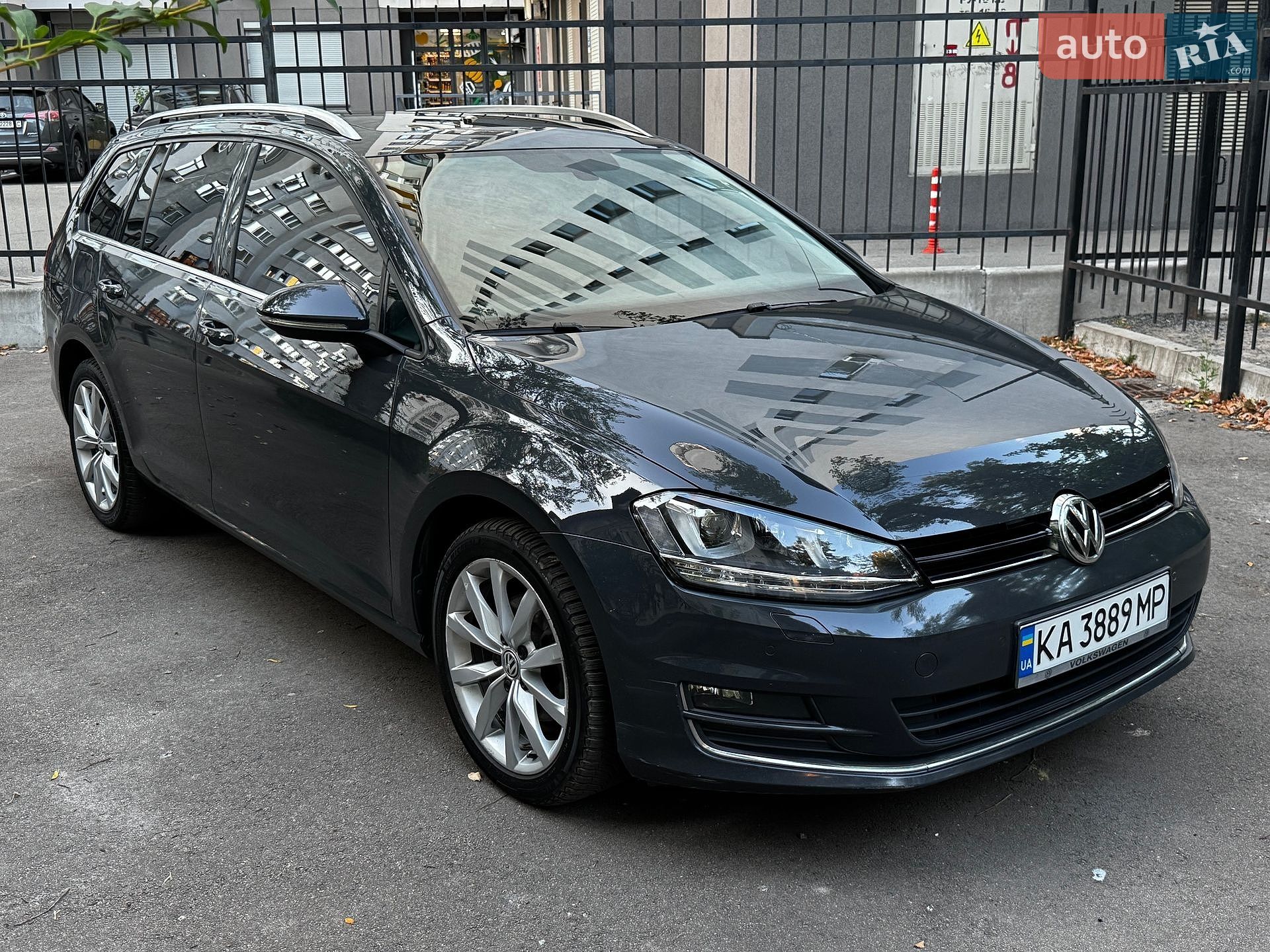 Volkswagen Golf 2016 VIN WVWZZZAUZHP551079 фото оголошення 3 з 63