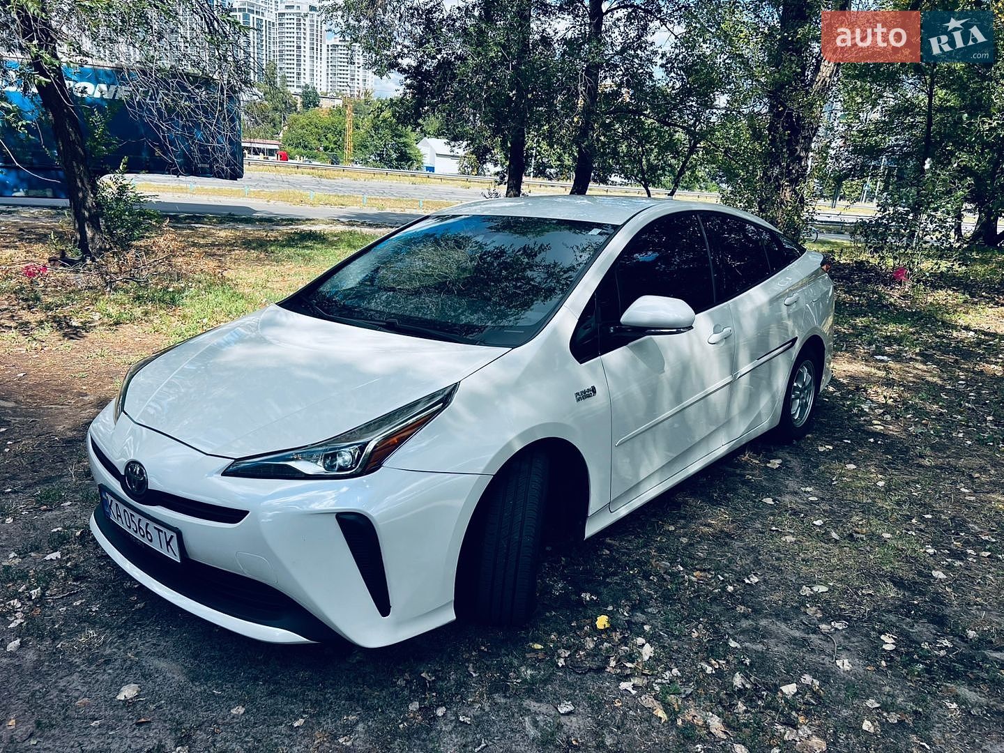 Toyota Prius Prime 2016 VIN JTDKARFP5H3002304 фото оголошення 3 з 32