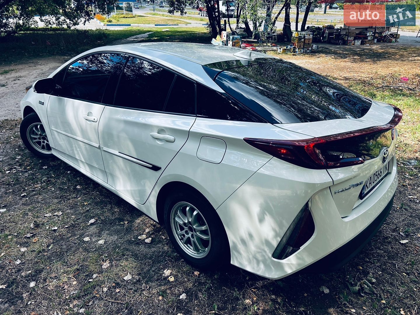 Toyota Prius Prime 2016 VIN JTDKARFP5H3002304 фото оголошення 6 з 32