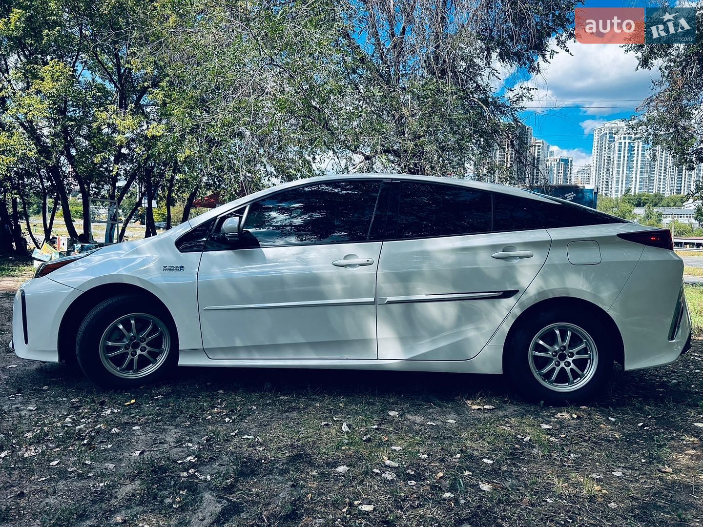 Toyota Prius Prime 2016 VIN JTDKARFP5H3002304 фото оголошення 5 з 32