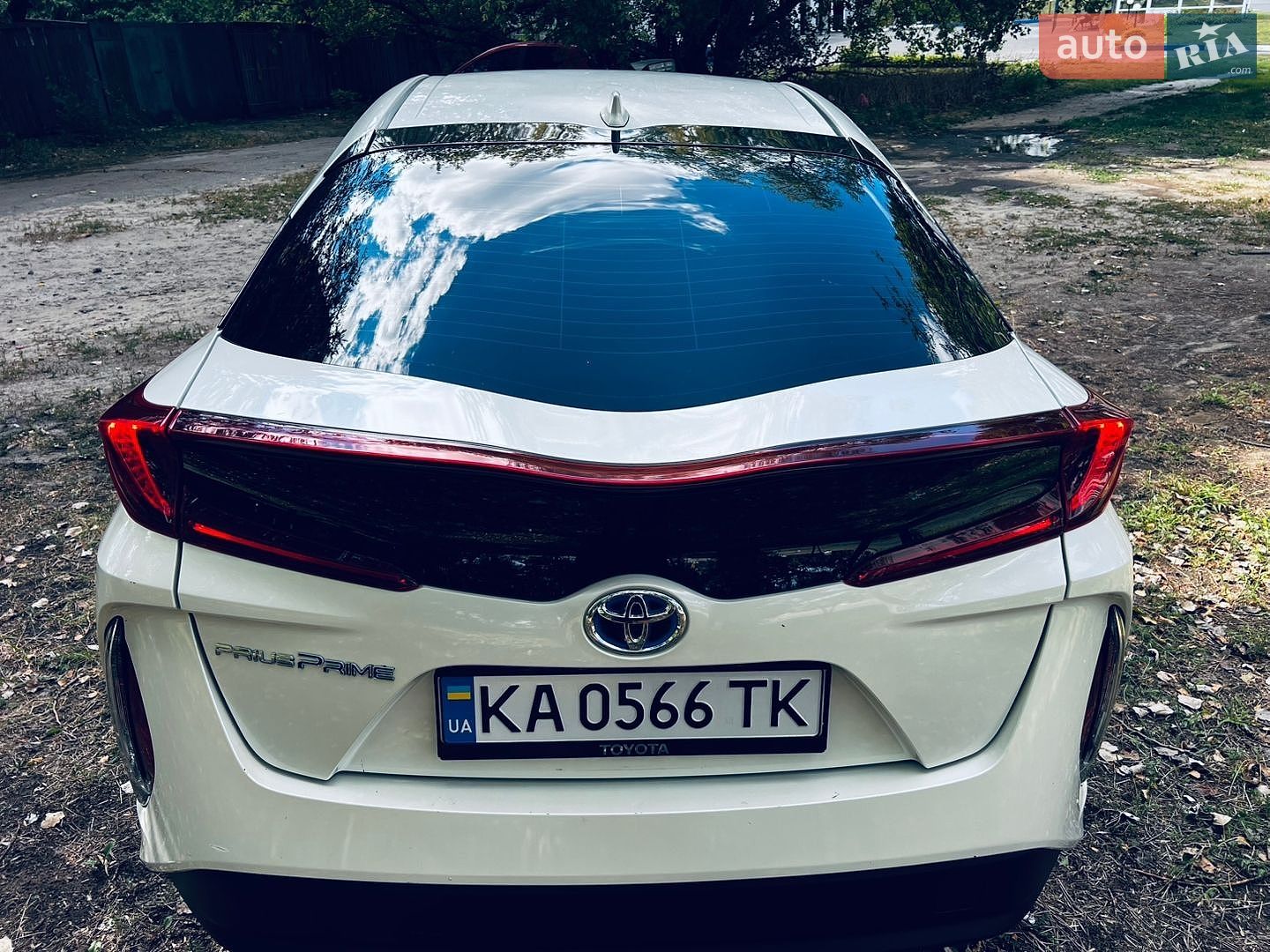 Toyota Prius Prime 2016 VIN JTDKARFP5H3002304 фото оголошення 8 з 32