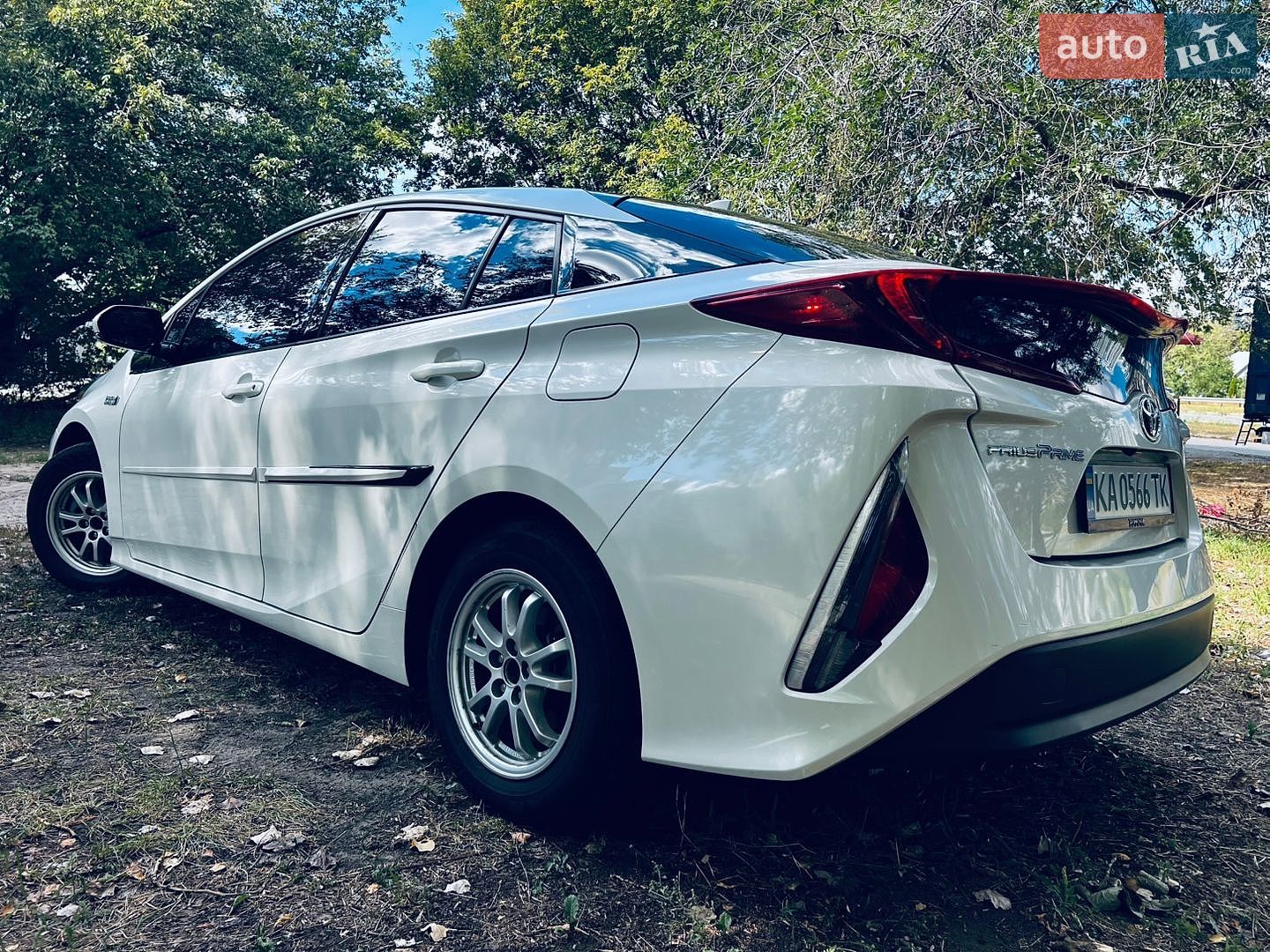Toyota Prius Prime 2016 VIN JTDKARFP5H3002304 фото оголошення 7 з 32